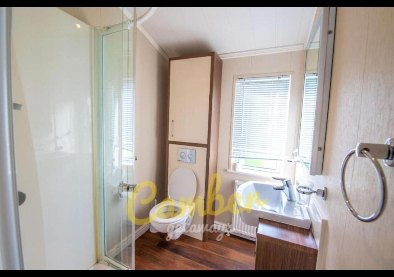 Mp768 - Camber Sands Holiday Park - Huge Lodge - Small Dog Friendly - Sleeps 8 Exterior photo
